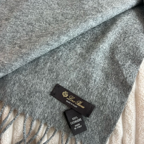 Loro Piana Light Gray Cashmere Scarf - Picture 1 of 3